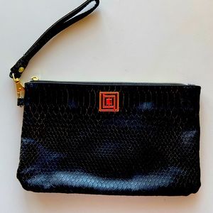 Liz Claiborne Wristlet. Black.